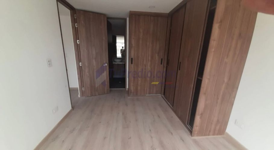 Apartamento de 2 alcobas en venta en Quinta Paredes, Bogotá, 81 m² · foto 10 de 24