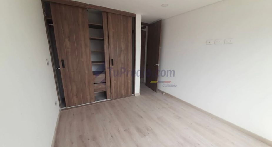 Apartamento de 2 alcobas en venta en Quinta Paredes, Bogotá, 81 m² · foto 8 de 24