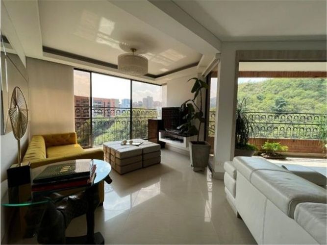 Apartamento de 4 alcobas en venta en Aguacatal, Cali, 330 m² · foto 3 de 17