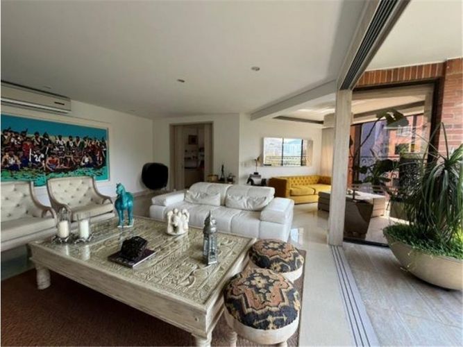 Apartamento de 4 alcobas en venta en Aguacatal, Cali, 330 m² · foto 4 de 17