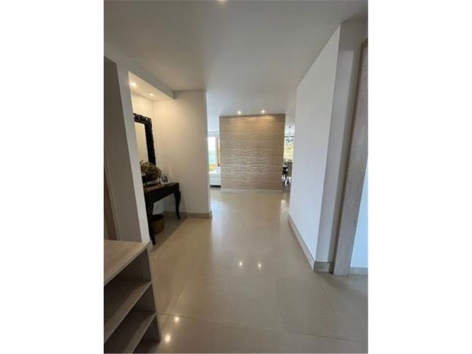 Apartamento de 4 alcobas en venta en Aguacatal, Cali, 330 m² · foto 9 de 17
