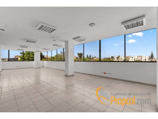 Apartaestudio en venta en Fontibon, Bogotá, 773 m² · foto 3 de 6
