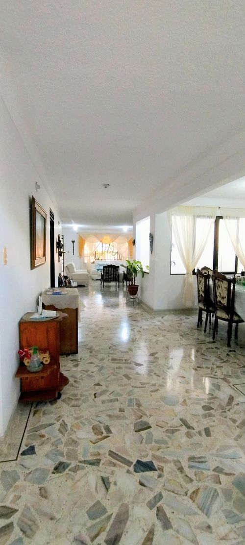 Casa de 10 alcobas en venta en Mayapan Las Vegas, Cali, 450 m² · foto 12 de 24