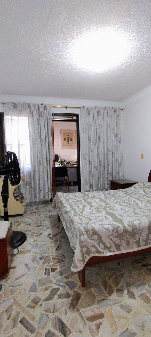 Casa de 10 alcobas en venta en Mayapan Las Vegas, Cali, 450 m² · foto 16 de 24