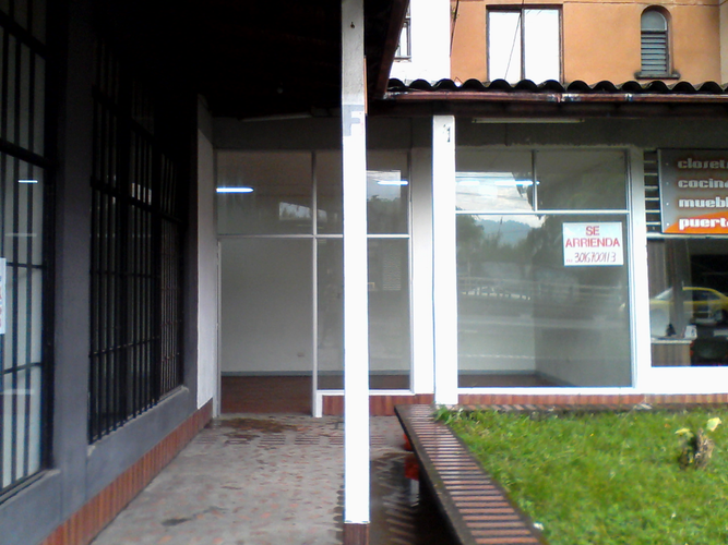 Local en venta en Santa Monica, Dosquebradas, 40 m² · foto 2 de 3