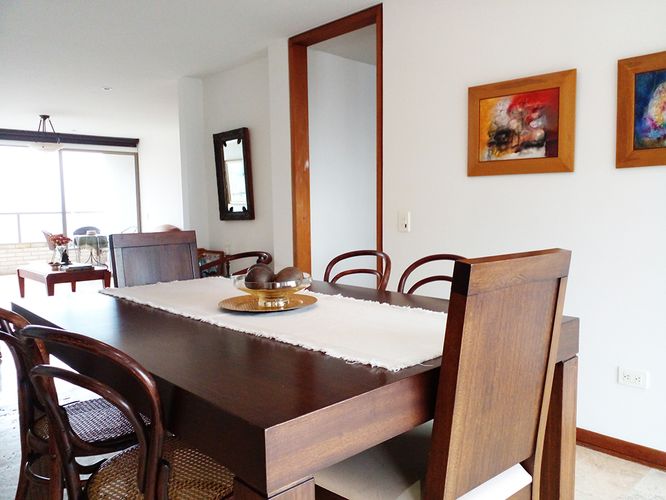 Apartamento de 3 alcobas en venta en El Poblado, Medellín, 148 m² · foto 5 de 20