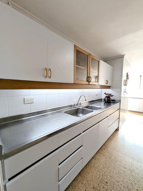 Apartamento de 4 alcobas en venta en El Poblado, Medellín, 223 m² · foto 7 de 24