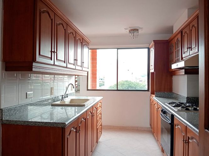Apartamento de 3 alcobas en arriendo en Laureles, Medellín, 150 m² · foto 5 de 17