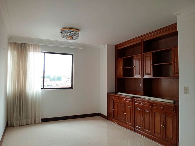 Apartamento de 3 alcobas en arriendo en Laureles, Medellín, 150 m² · foto 9 de 17