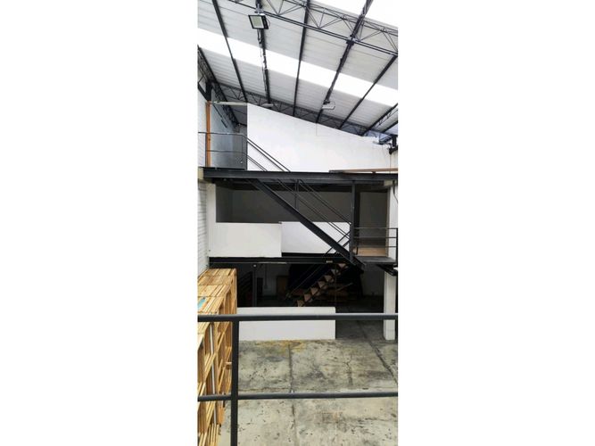 Bodega en arriendo en San Fernando, Medellín, 414 m² · foto 5 de 14