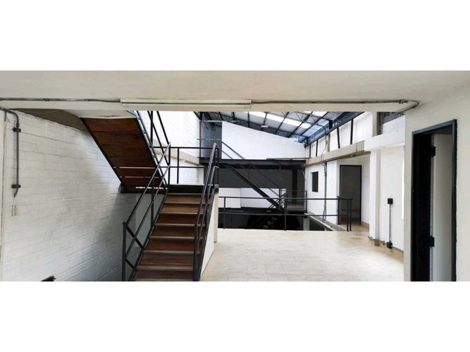 Bodega en arriendo en San Fernando, Medellín, 414 m² · foto 6 de 14