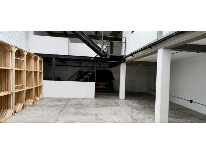 Bodega en arriendo en San Fernando, Medellín, 414 m² · foto 7 de 14