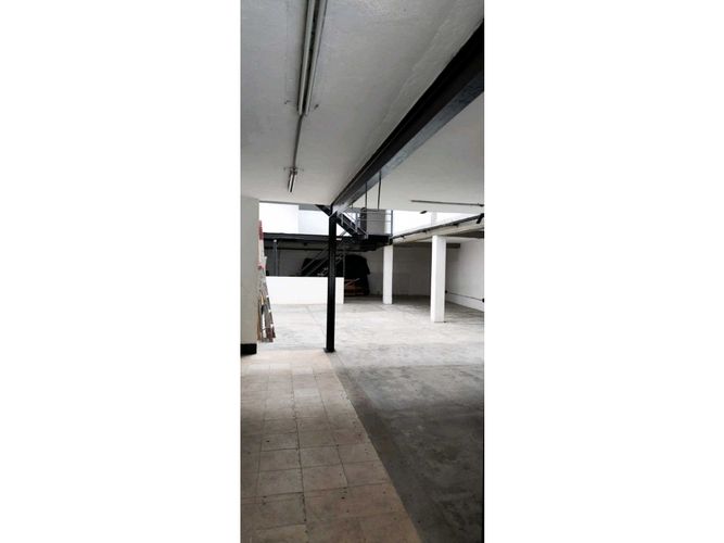 Bodega en arriendo en San Fernando, Medellín, 414 m² · foto 8 de 14