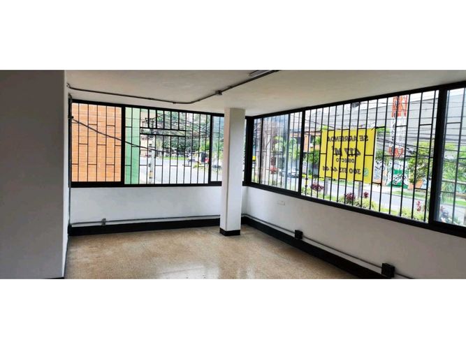 Bodega en arriendo en San Fernando, Medellín, 414 m² · foto 11 de 14