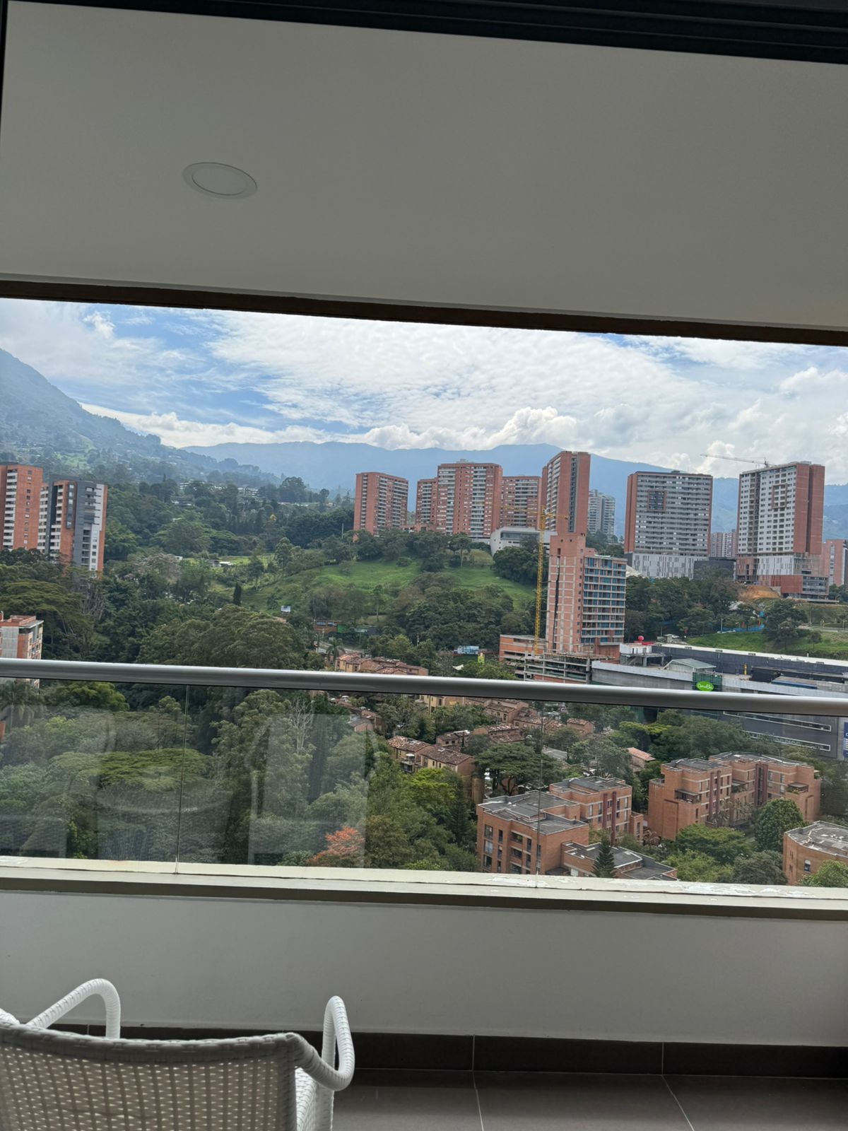 Apartamento en venta en Loma Del Chocho, Envigado · foto 2 de 10