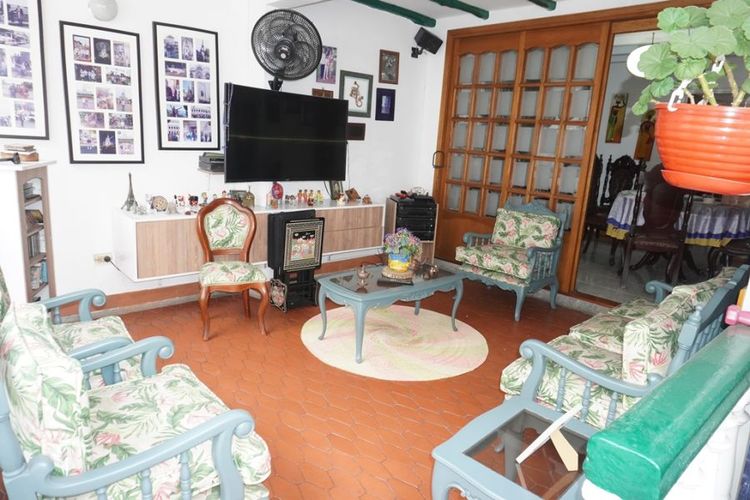Casa de 4 alcobas en venta en Urbanizacion La Merced, Cali, 180 m² · foto 5 de 18