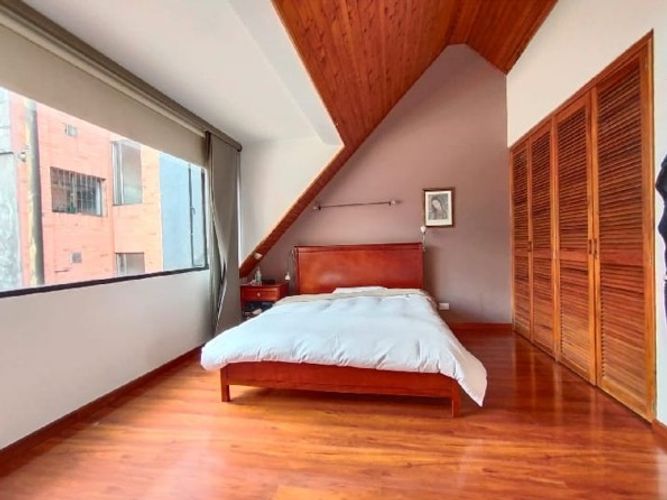Casa de 3 alcobas en venta en Chicó Navarra, Bogotá, 178 m² · foto 2 de 16