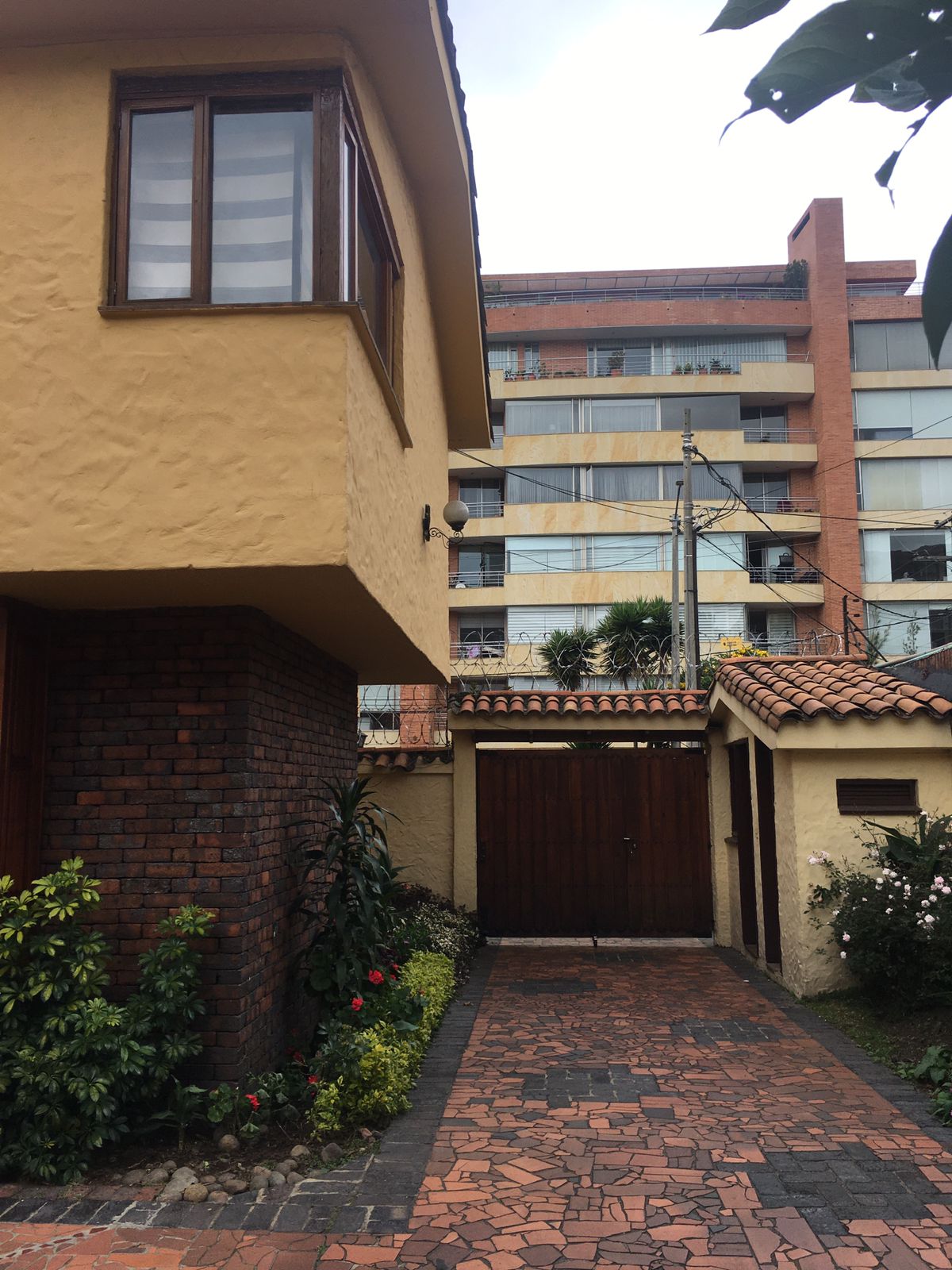 Casa en venta en La Carolina, Bogotá · foto 2 de 18
