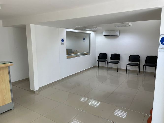 Casa en arriendo en Manga, Cartagena, 250 m² · foto 3 de 9
