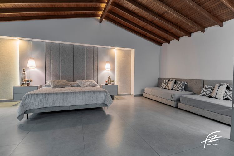 Casa de 5 alcobas en venta en San Lucas, Medellín, 550 m² · foto 9 de 24