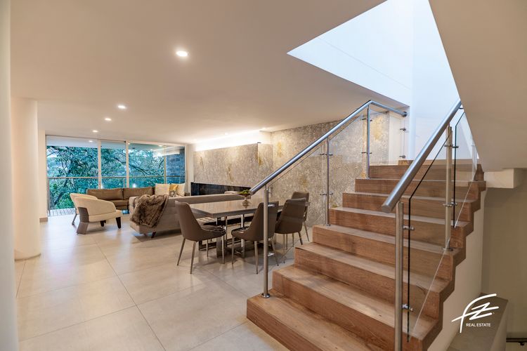 Casa de 5 alcobas en venta en San Lucas, Medellín, 550 m² · foto 23 de 24