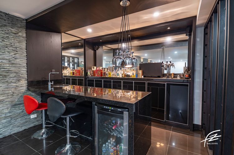 Casa de 5 alcobas en venta en San Lucas, Medellín, 550 m² · foto 24 de 24