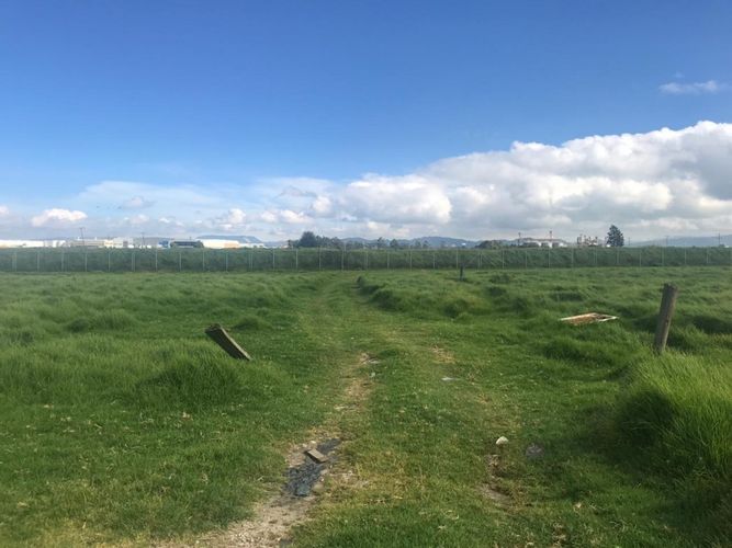 Lote en venta en La Florida, Cota, 81389 m² · foto 3 de 13