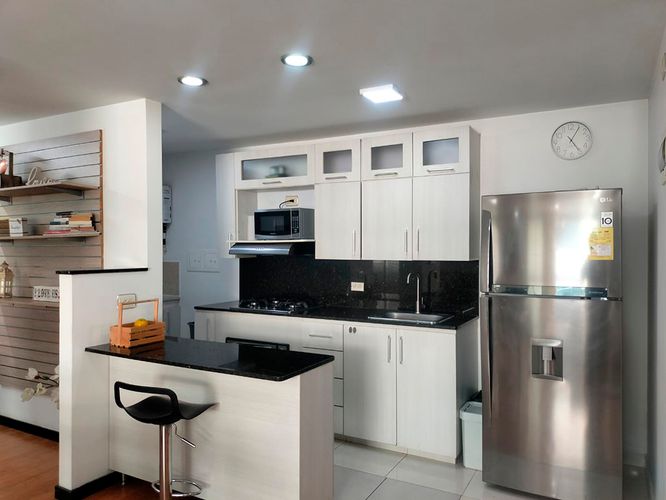 Apartamento de 2 alcobas en arriendo en El Poblado, Medellín, 84 m² · foto 5 de 17