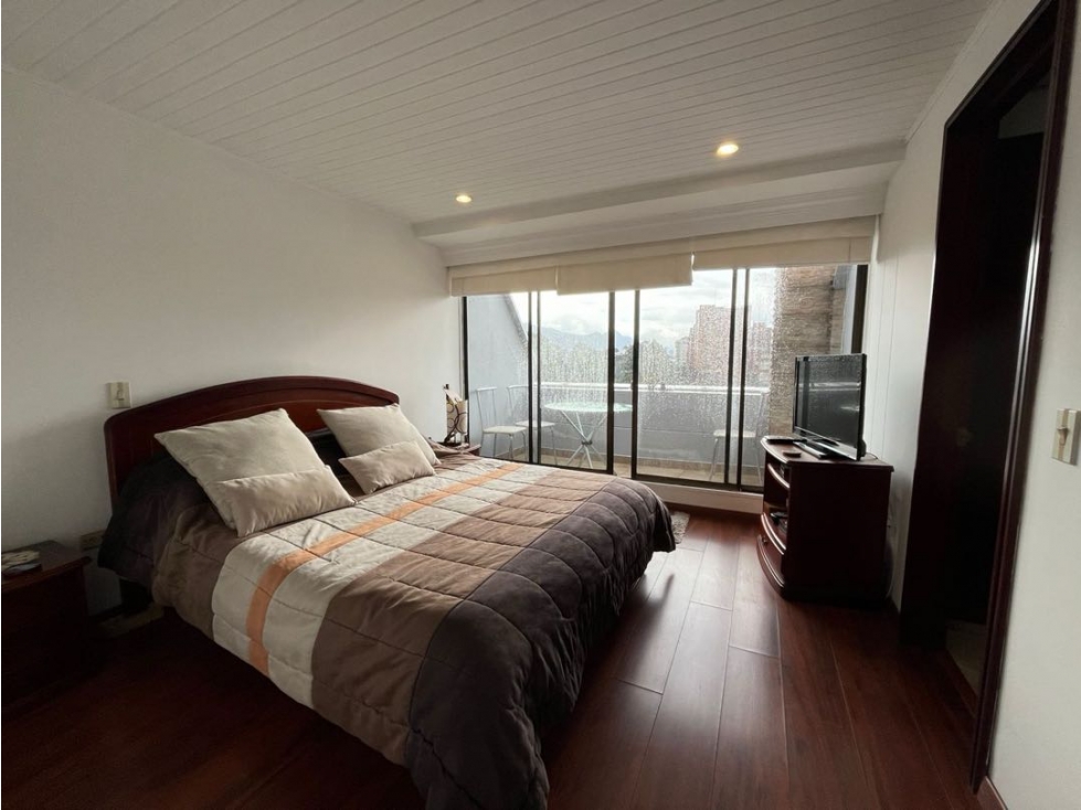 Apartamento en venta en Country Club, Bogotá · foto 3 de 17
