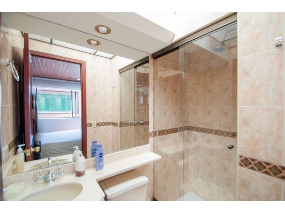 Apartamento en venta en Country Club, Bogotá · foto 9 de 17