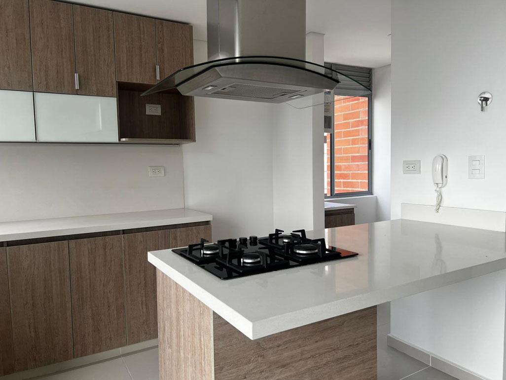 Apartamento en arriendo en Loma Del Esmeraldal, Envigado · foto 5 de 17