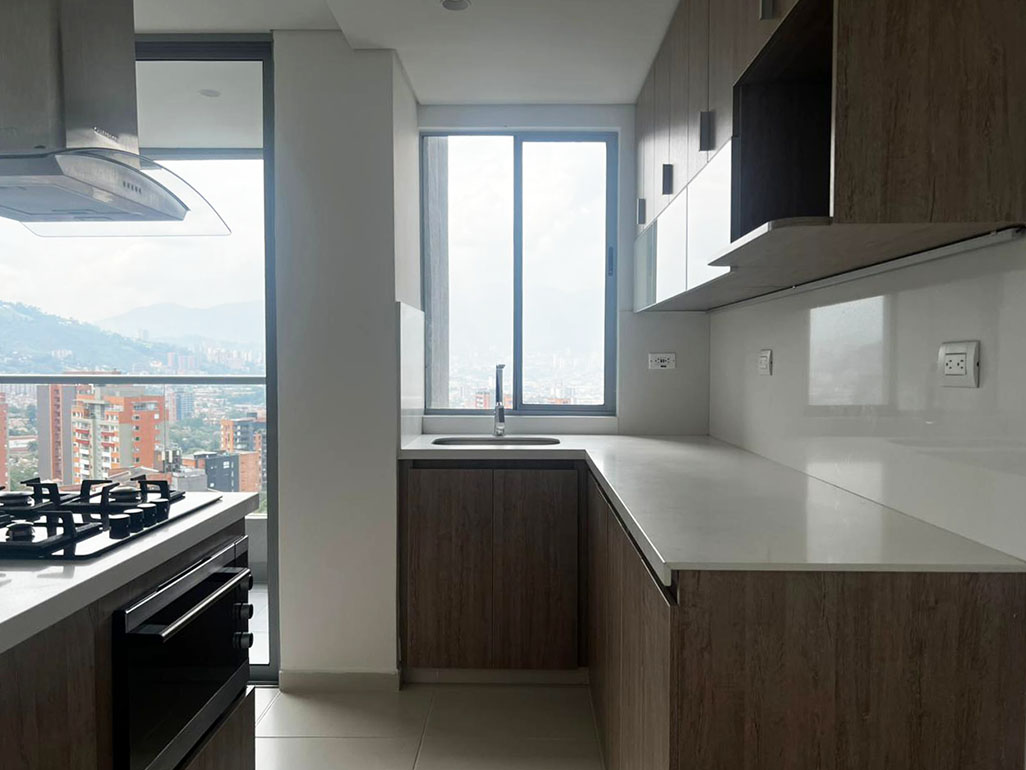 Apartamento en arriendo en Loma Del Esmeraldal, Envigado · foto 9 de 17