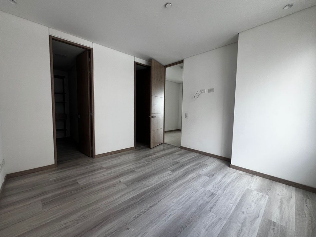 Apartamento en arriendo en Loma Del Esmeraldal, Envigado · foto 10 de 17