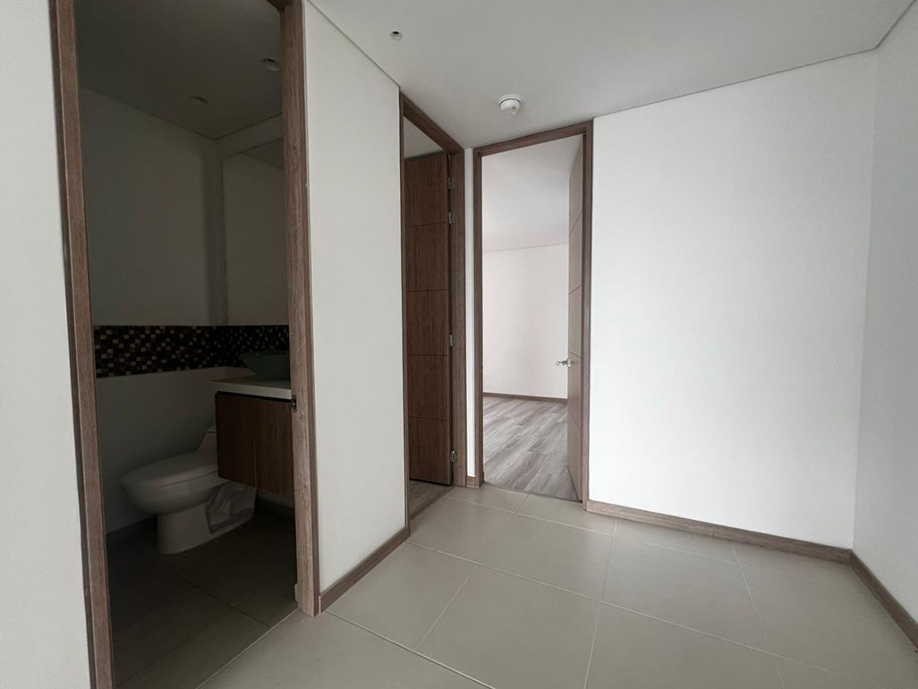 Apartamento en arriendo en Loma Del Esmeraldal, Envigado · foto 15 de 17