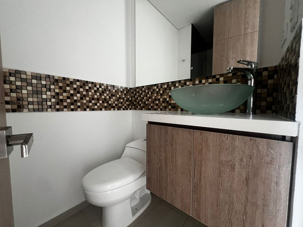Apartamento en arriendo en Loma Del Esmeraldal, Envigado · foto 17 de 17