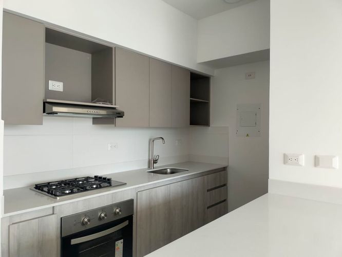 Apartamento de 2 alcobas en arriendo en El Poblado, Medellín, 64 m² · foto 5 de 17