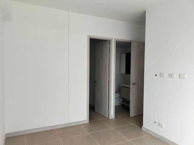 Apartamento de 2 alcobas en arriendo en El Poblado, Medellín, 64 m² · foto 10 de 17