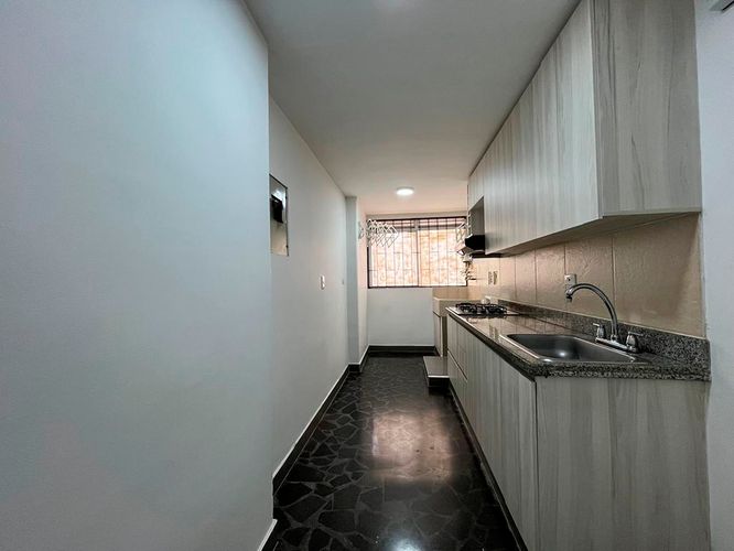 Apartamento de 2 alcobas en arriendo en El Poblado, Medellín, 80 m² · foto 4 de 12