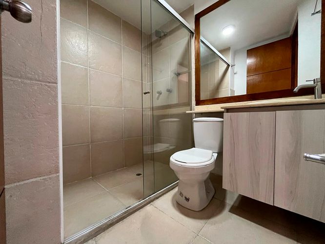 Apartamento de 2 alcobas en arriendo en El Poblado, Medellín, 80 m² · foto 10 de 12