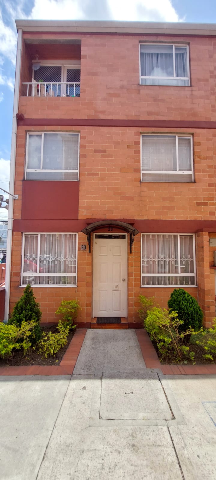 Casa en venta en Las Delicias, Bogotá · foto 3 de 24