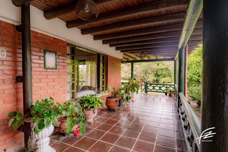 Casa de 5 alcobas en venta en Los Salados, El Retiro, 600 m² · foto 2 de 9