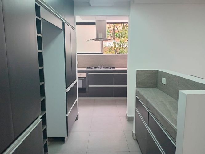 Apartamento de 3 alcobas en venta en Transversal Inferior, Envigado, 155 m² · foto 10 de 19