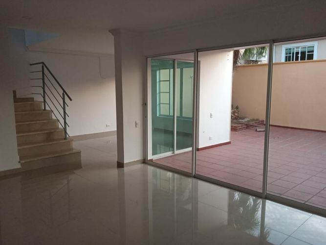 Casa de 4 alcobas en venta en Cr.La Castellana, Barranquilla, 280 m² · foto 2 de 24