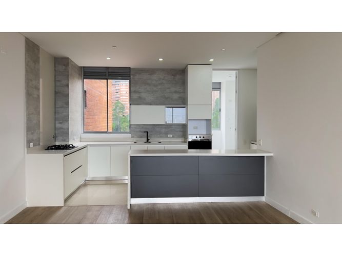 Apartamento en venta en Loma De Las Brujas, Envigado · foto 3 de 11