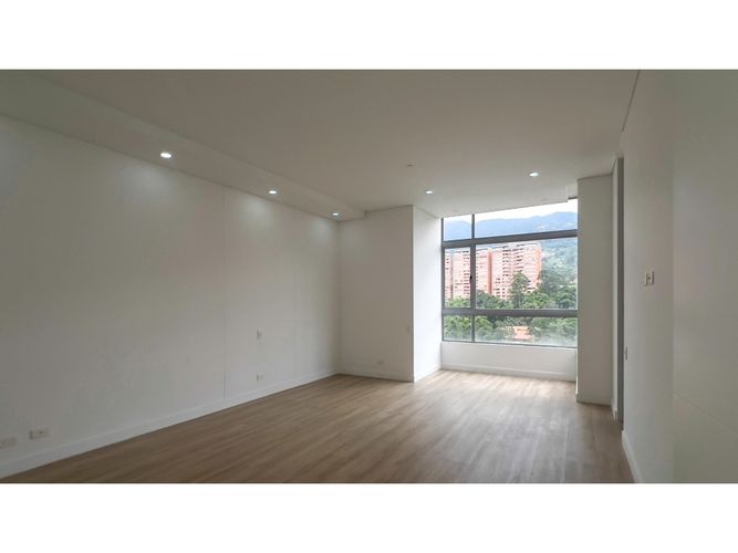 Apartamento en venta en Loma De Las Brujas, Envigado · foto 6 de 11