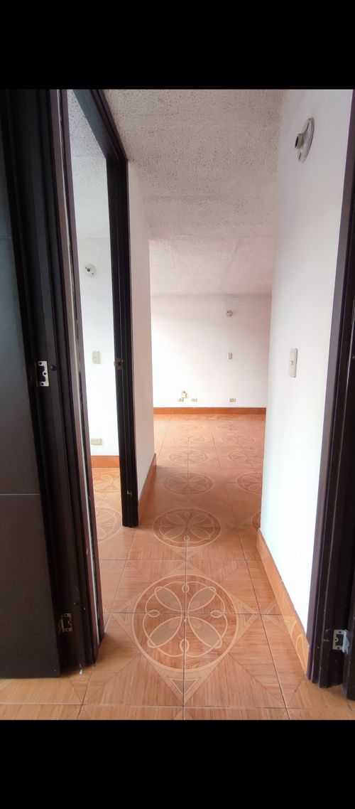 Apartamento de 3 alcobas en arriendo en Club De Los Lagartos, Bogotá, 54 m² · foto 13 de 15