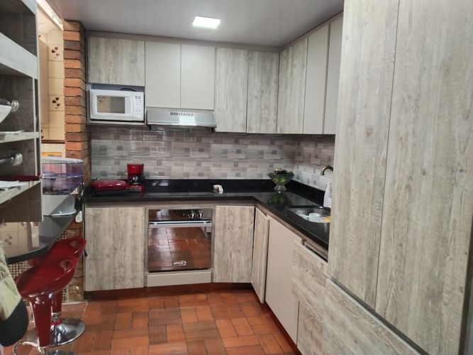 Casa de 5 alcobas en venta en El Batán, Bogotá, 264 m² · foto 2 de 24