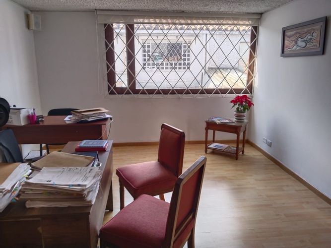 Casa de 5 alcobas en venta en El Batán, Bogotá, 264 m² · foto 13 de 24