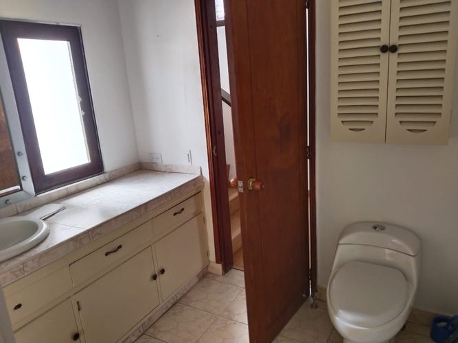 Casa de 5 alcobas en venta en El Batán, Bogotá, 264 m² · foto 14 de 24