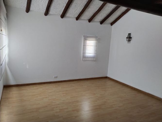 Casa de 5 alcobas en venta en El Batán, Bogotá, 264 m² · foto 19 de 24